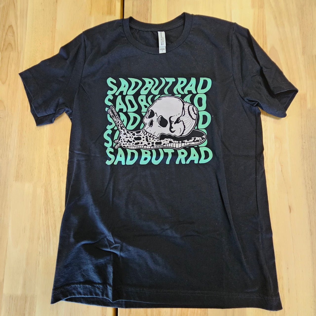 SAD BUT RAD SKULL TEE - S