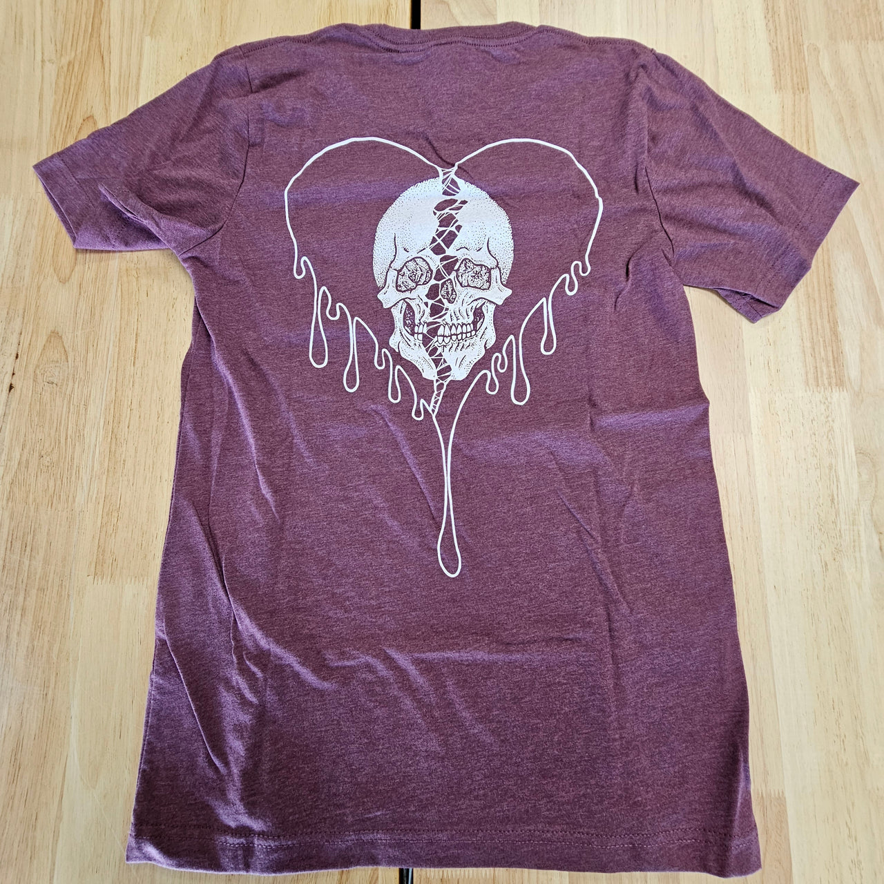 LOVE HURTS TEE - S, L , 3XL