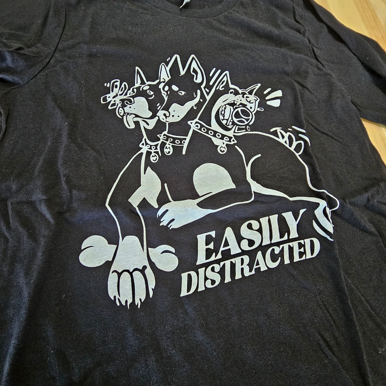 EASILY DISTRACTED TEE - S